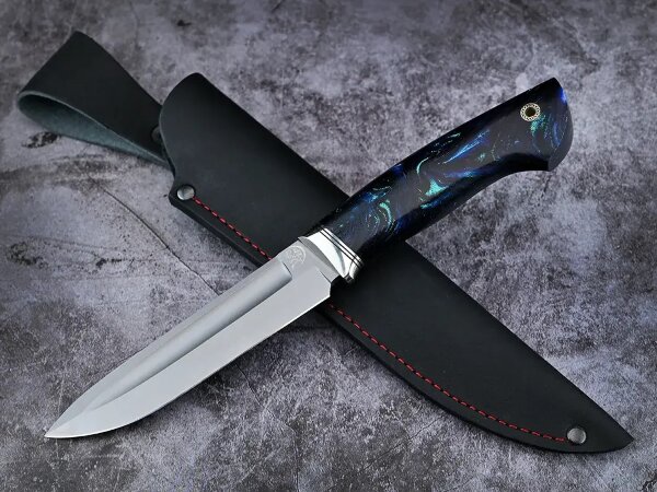 Нож Вепрь, клинок из стали Bohler M390, рукоять хаотичная микарта, больстер нейзильбер