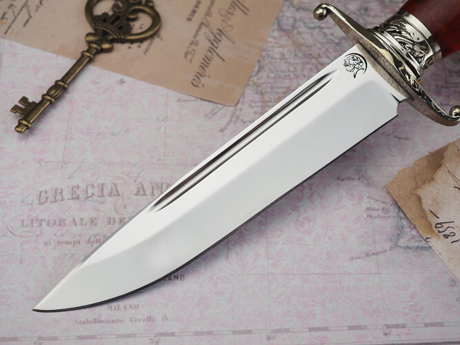 Нож Авторская Финка НКВД, клинок из кованой стали Х12МФ, рукоять художественное литье мельхиор, стабилизированная карельская береза красная, ножны художественное литье мельхиор, стабилизированная карельская береза