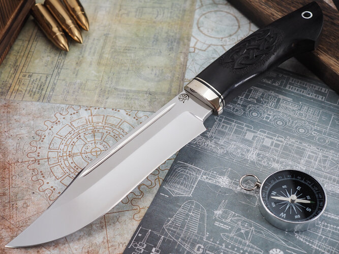 Нож Аллигатор, клинок из стали Bohler K340, рукоять морёный граб с резьбой ручной работы