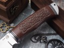 Нож Медведь, клинок из стали Bohler K340, рукоять дюраль, текстолит с резьбой ручной работы