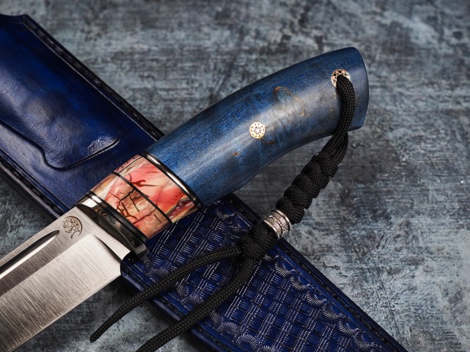 Нож Вепрь, клинок из стали Bohler S390, рукоять стабилизированная карельская береза, стабилизированный зуб мамонта, мозаичный пин, формованные ножны-итальянская кожа растительного дубления