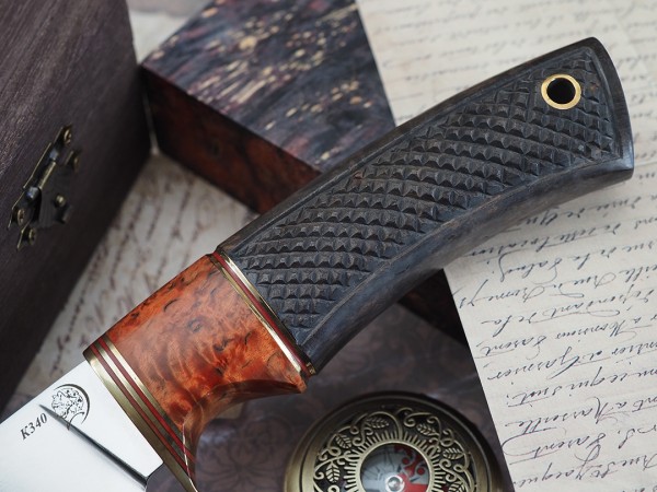 Нож Ласка, клинок из стали Bohler K340, рукоять морёный граб резной, стабилизированная карельская береза