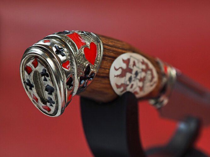 Нож Джокер, клинок из стали Bohler S390, рукоять художественное литье мельхиор, аризонское железное дерево айронвуд, элфорин, скримшоу, формованные ножны-итальянская кожа растительного дубления