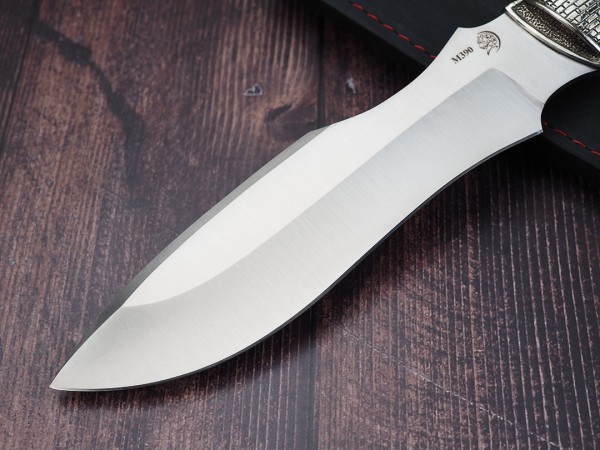 Нож Диверсант, клинок из стали Bohler М390, рукоять художественное литье мельхиор, морёный граб резной, инкрустация