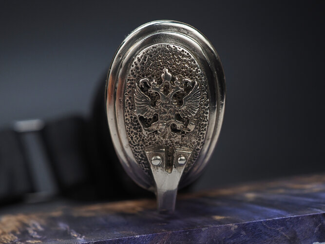 Нож Диверсант, клинок из стали Bohler М390, рукоять художественное литье мельхиор, морёный граб резной, инкрустация