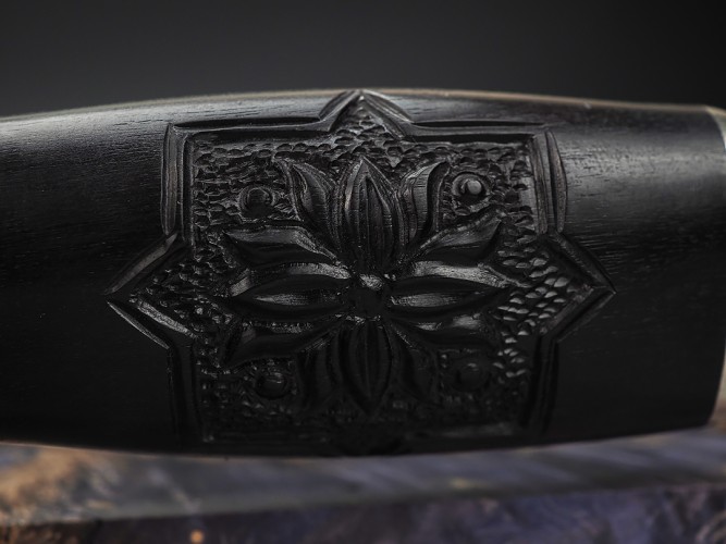 Нож Беркут, клинок из тигельного булата, рукоять художественное литье мельхиор, морёный граб с резьбой ручной работы