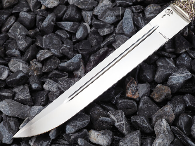 Нож Пластунский, клинок из стали Bohler N690, рукоять художественное литье мельхиор, стабилизированная карельская береза, ножны художественное литье мельхиор, стабилизированная карельская берёза