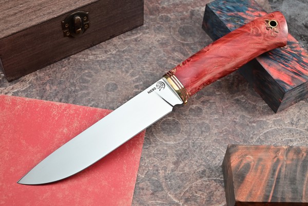 Нож Рысь, клинок из стали Bohler N690, рукоять стабилизированная карельская береза
