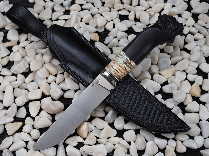 Нож Рысь, клинок из стали Bohler М390, рукоять морёный граб с резьбой ручной работы, стабилизированный зуб мамонта, формованные ножны-итальянская кожа растительного дубления 