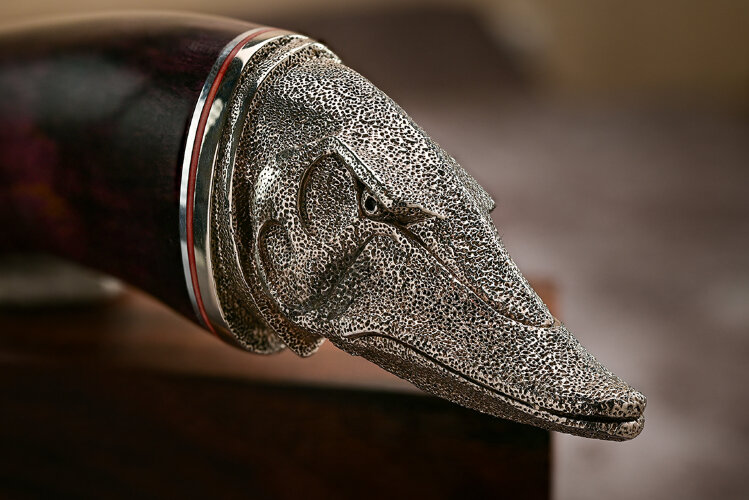 Нож Рыбак, клинок из стали Bohler N690, рукоять художественное литье мельхиор, стабилизированная карельская береза