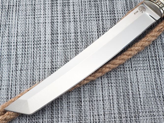 Нож Танто, клинок из стали Bohler К340, рукоять художественное литье мельхиор, морёный граб с резьбой ручной работы