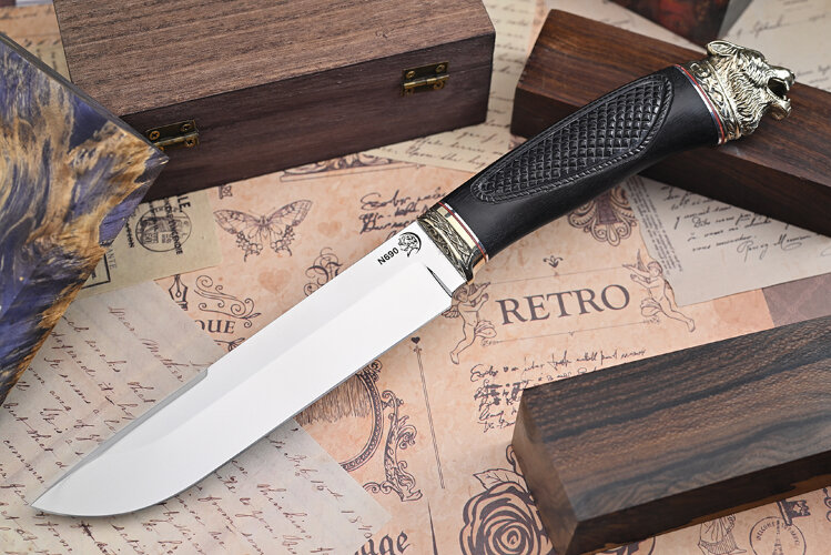 Нож Путник, клинок из стали Bohler N690, художественное литье мельхиор, рукоять морёный граб резной