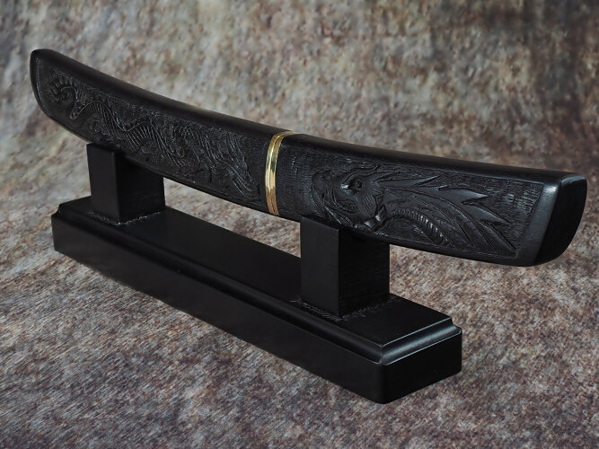 Нож Танто, клинок из стали Bohler ELMAX, рукоять морёный граб с резьбой ручной работы, ножны морёный граб с резьбой ручной работы, подставка морёный граб