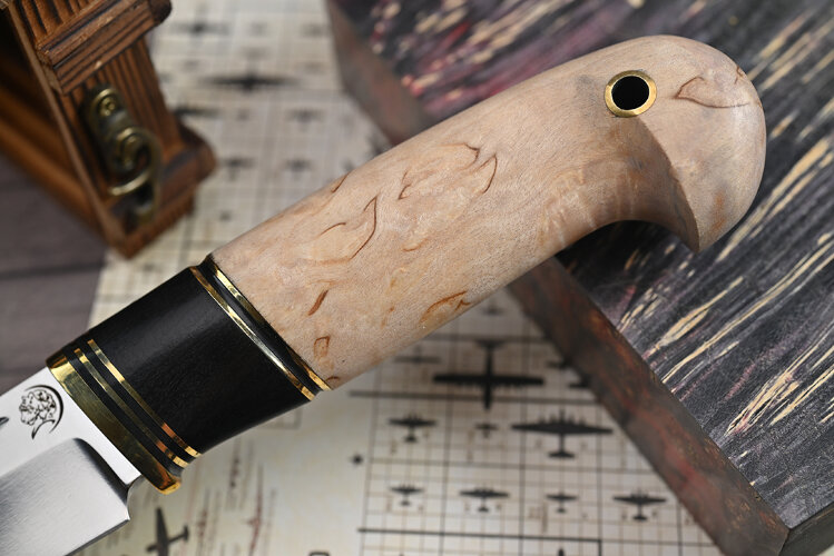 Нож Вепрь, клинок из стали Bohler N690, рукоять граб, карельская береза