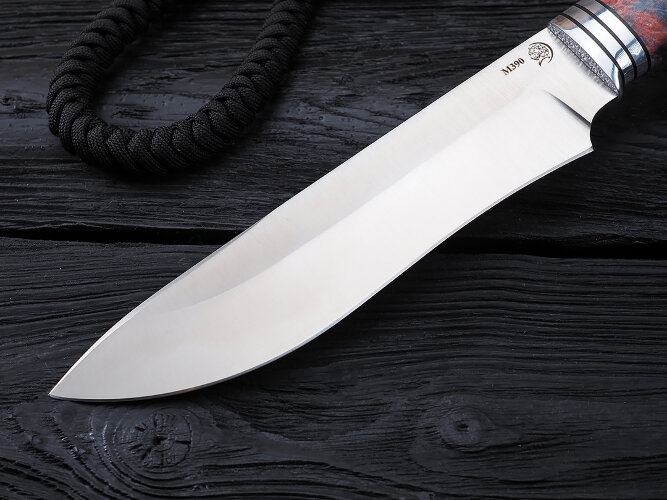 Нож Егерь, клинок из стали Bohler М390, рукоять стабилизированный кап клена, стабилизированный зуб мамонта