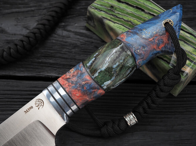 Нож Егерь, клинок из стали Bohler М390, рукоять стабилизированный кап клена, стабилизированный зуб мамонта