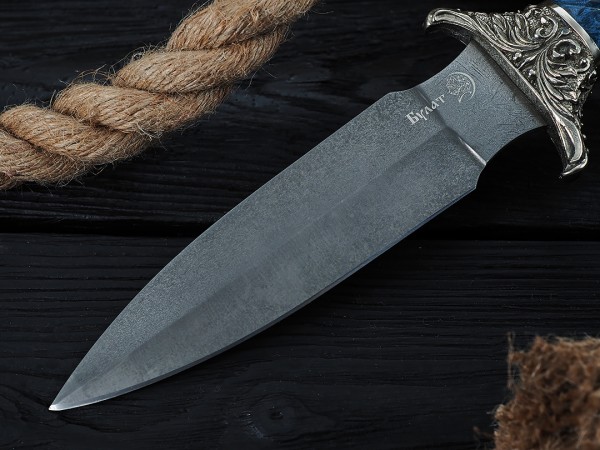 Нож Спартак, клинок из тигельного булата, рукоять художественное литье мельхиор, стабилизированная карельская береза