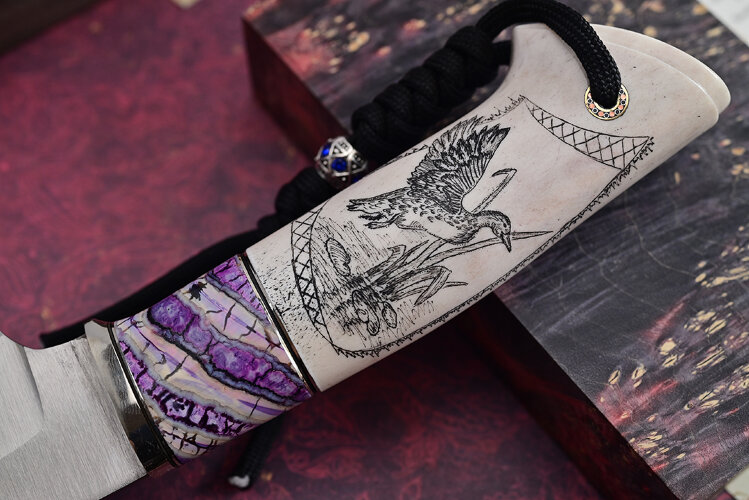 Нож Егерь, клинок из стали Bohler S390, рукоять элфорин, скримшоу, вставка стабилизированный зуб мамонта, формованные ножны-итальянская кожа растительного дубления