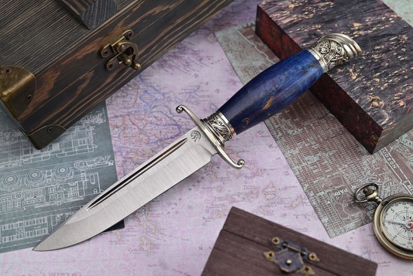 Нож Авторская Финка НКВД, клинок из стали Bohler S390, рукоять художественное литье мельхиор, стабилизированная карельская береза синяя, ножны художественное литье мельхиор, стабилизированная карельская береза