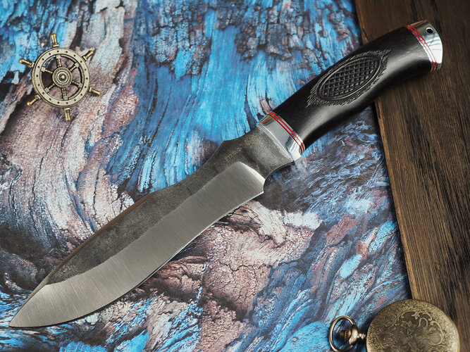Нож Диверсант, клинок из кованой стали Х12МФ, рукоять морёный граб с резьбой ручной работы, дюраль