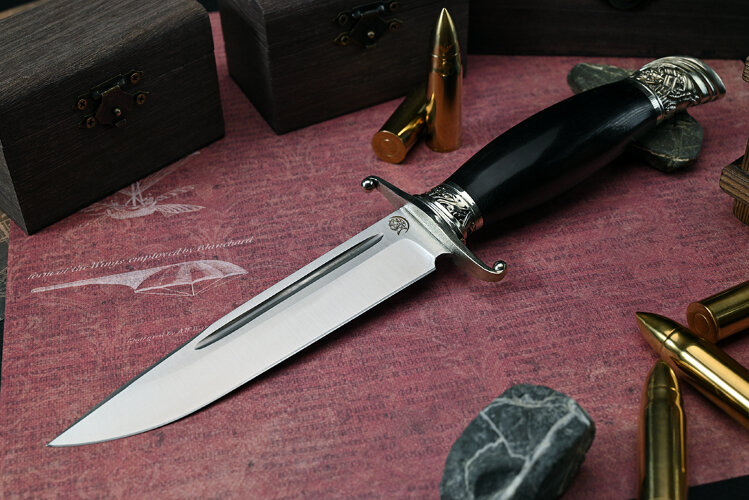 Нож Авторская Финка НКВД, клинок из стали Bohler ELMAX, рукоять художественное литье мельхиор, морёный граб, ножны художественное литье мельхиор, морёный граб
