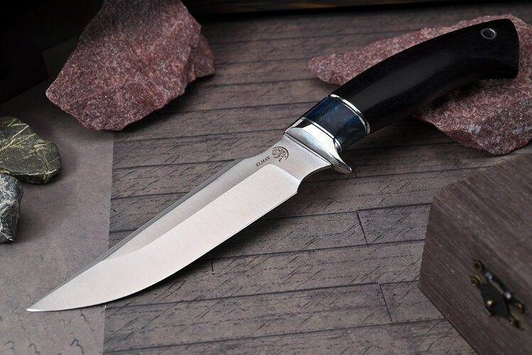 Нож Тигр, клинок из стали Bohler ELMAX, рукоять морёный граб, вставка стабилизированная карельская береза