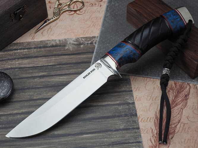 Нож Турист, клинок из стали Bohler М390, рукоять литье мельхиор, морёный граб резной, стабилизированная карельская береза