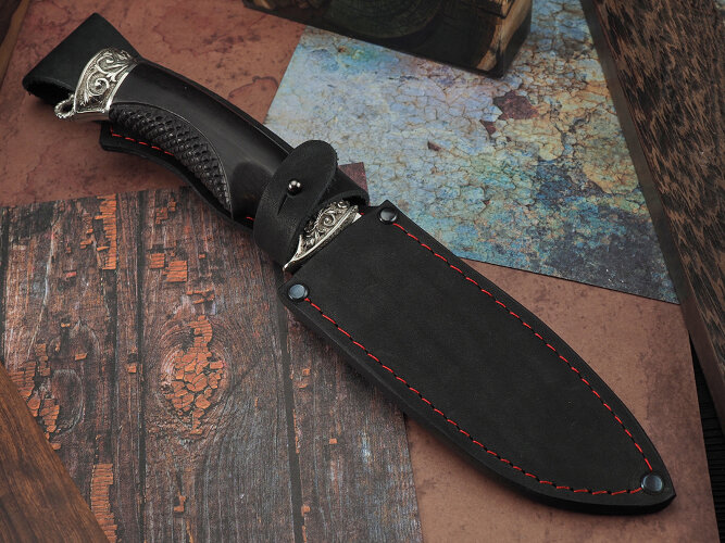 Нож Ворон, клинок из стали Bohler М390, рукоять художественное литье мельхиор, морёный граб резной