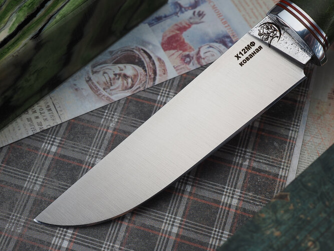 Нож Лесник, клинок из кованой стали Х12МФ, рукоять стабилизированная карельская береза, береста