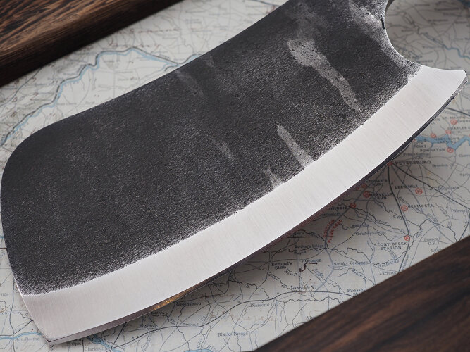 Тяпка №1, цельнометаллическая, клинок выполнен из кованной стали 95Х18, накладки морёный граб, дюраль