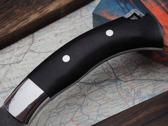 Тяпка №1, цельнометаллическая, клинок выполнен из кованной стали 95Х18, накладки морёный граб, дюраль