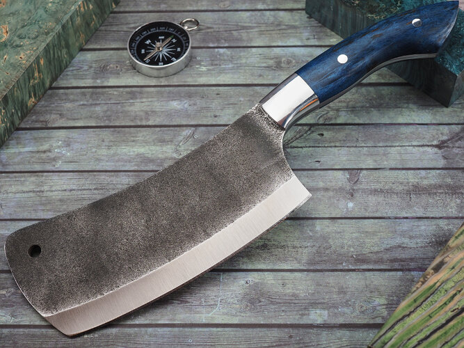 Тяпка №2, цельнометаллическая, клинок выполнен из кованной стали 95Х18, накладки стабилизированная карельская береза, дюраль