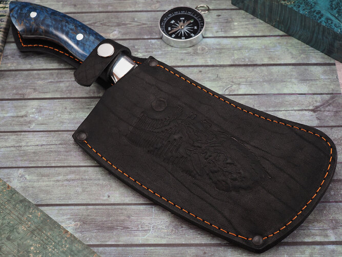 Тяпка №2, цельнометаллическая, клинок выполнен из кованной стали 95Х18, накладки стабилизированная карельская береза, дюраль