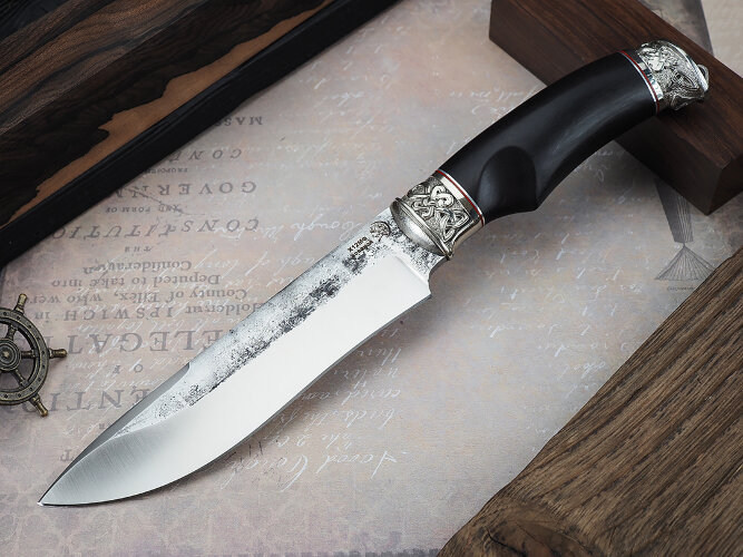 Нож Егерь, клинок из кованой стали Х12МФ, рукоять художественное литье мельхиор, мореный граб