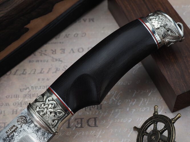 Нож Егерь, клинок из кованой стали Х12МФ, рукоять художественное литье мельхиор, мореный граб