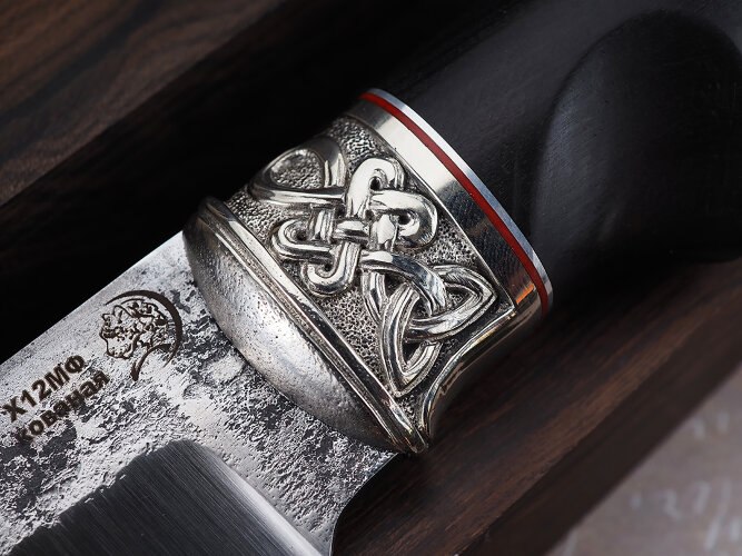 Нож Егерь, клинок из кованой стали Х12МФ, рукоять художественное литье мельхиор, мореный граб