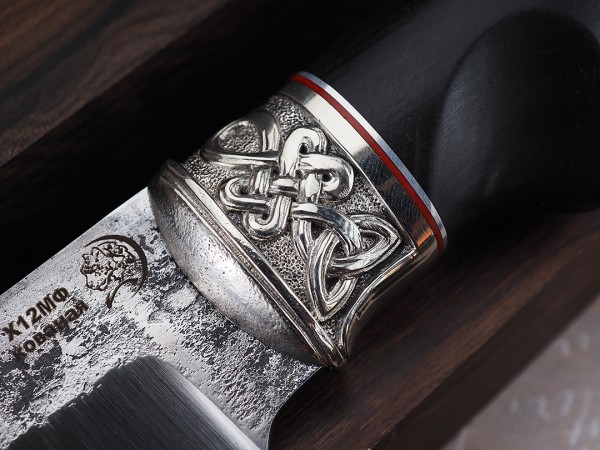 Нож Егерь, клинок из кованой стали Х12МФ, рукоять художественное литье мельхиор, мореный граб