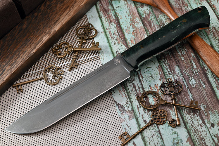 Нож Путник, клинок из тигельного булата, цельнометаллический, накладки стабилизированная карельская береза