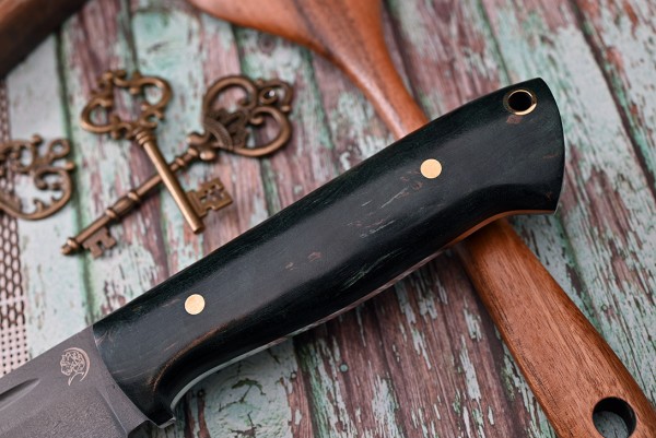 Нож Путник, клинок из тигельного булата, цельнометаллический, накладки стабилизированная карельская береза
