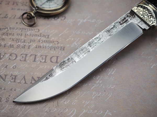 Нож Волк, клинок из кованой стали Х12МФ, рукоять художественное литье мельхиор, морёный граб