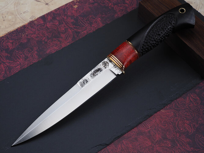 Нож Хищник, клинок из кованой стали Х12МФ, рукоять морёный граб резной, вставка стабилизированная карельская береза