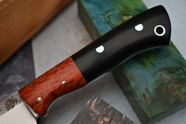 Нож Вепрь, клинок из кованой стали Х12МФ, цельнометаллический, накладки стабилизированная карельская береза, морёный граб