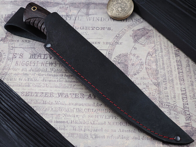 Нож Медведь, клинок из кованой стали Х12МФ, рукоять дерево венге с резьбой ручной работы