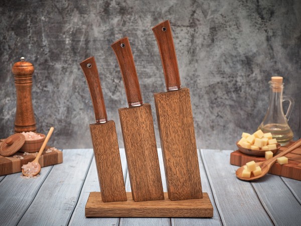 Набор ножей для кухни № 9, клинки из кованой стали Х12МФ, рукояти из дерева бубинга + подставка под ножи