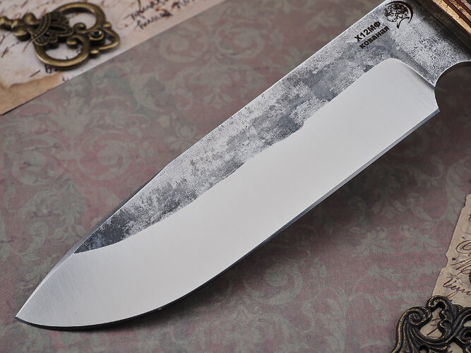 Нож Ворон, клинок из кованой стали Х12МФ, рукоять морёный граб резной, стабилизированная карельская береза