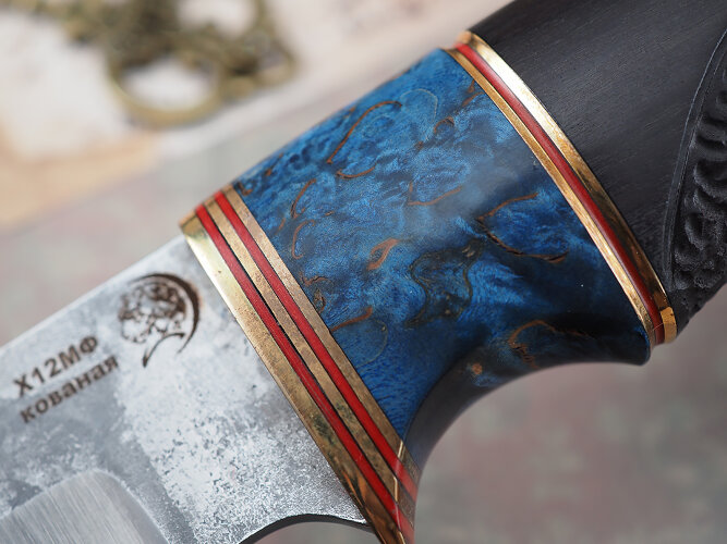 Нож Ворон, клинок из кованой стали Х12МФ, рукоять морёный граб резной, стабилизированная карельская береза