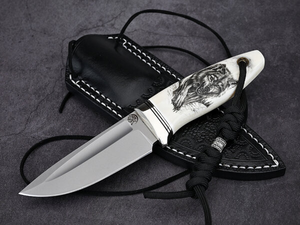 Нож Шейный, клинок из стали Bohler М390, рукоять клык моржа, скримшоу, формованные ножны - итальянская кожа растительного дубления