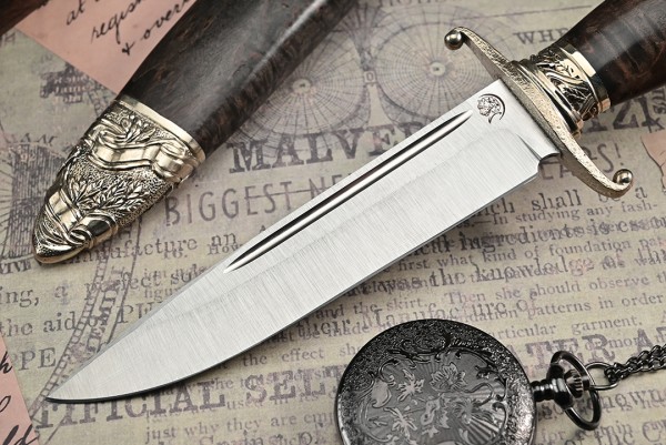 Нож Авторская Финка НКВД, клинок из стали Bohler М390, рукоять художественное литье мельхиор, стабилизированная карельская береза коричневая, ножны художественное литье мельхиор, стабилизированная карельская береза