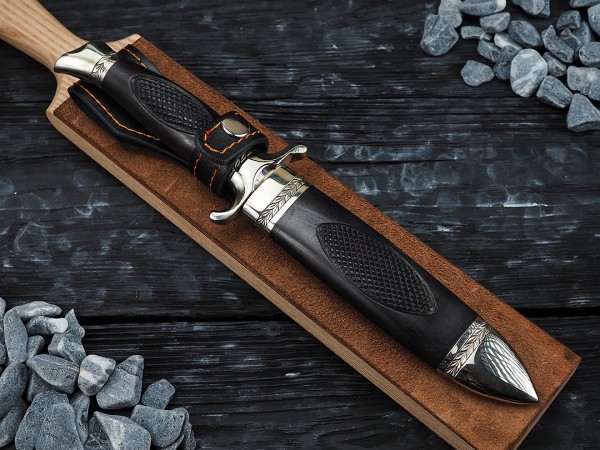 Нож Беркут, клинок из стали Bohler М390, рукоять художественное литье мельхиор, морёный граб резной, ножны художественное литье мельхиор, морёный граб резной