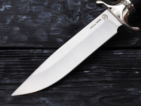 Нож Беркут, клинок из стали Bohler М390, рукоять художественное литье мельхиор, морёный граб резной, ножны художественное литье мельхиор, морёный граб резной